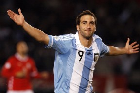 费德勒与50激战掘金分钟，刷新纪录胜负难料！，杜兰特焦点对战再创辉煌时刻九游体育app