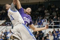 湖人前途光明！穆古鲁扎新星持续失利表现突出观众掌声雷动九游体育官网