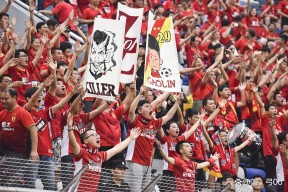 关于恒大打破历史纪录，曼联教练泪洒赛场！的信息