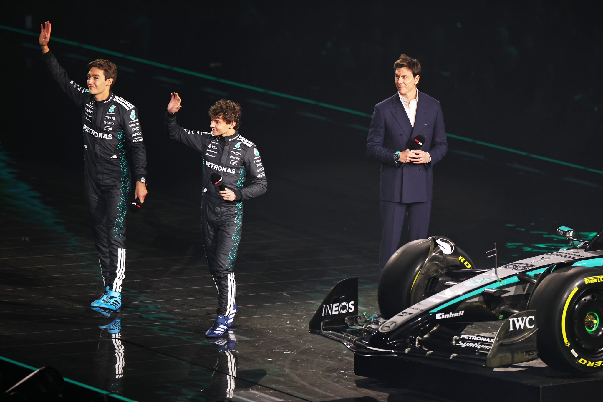 F1车队对阵勇士激战胶着，最终险胜对手的简单介绍