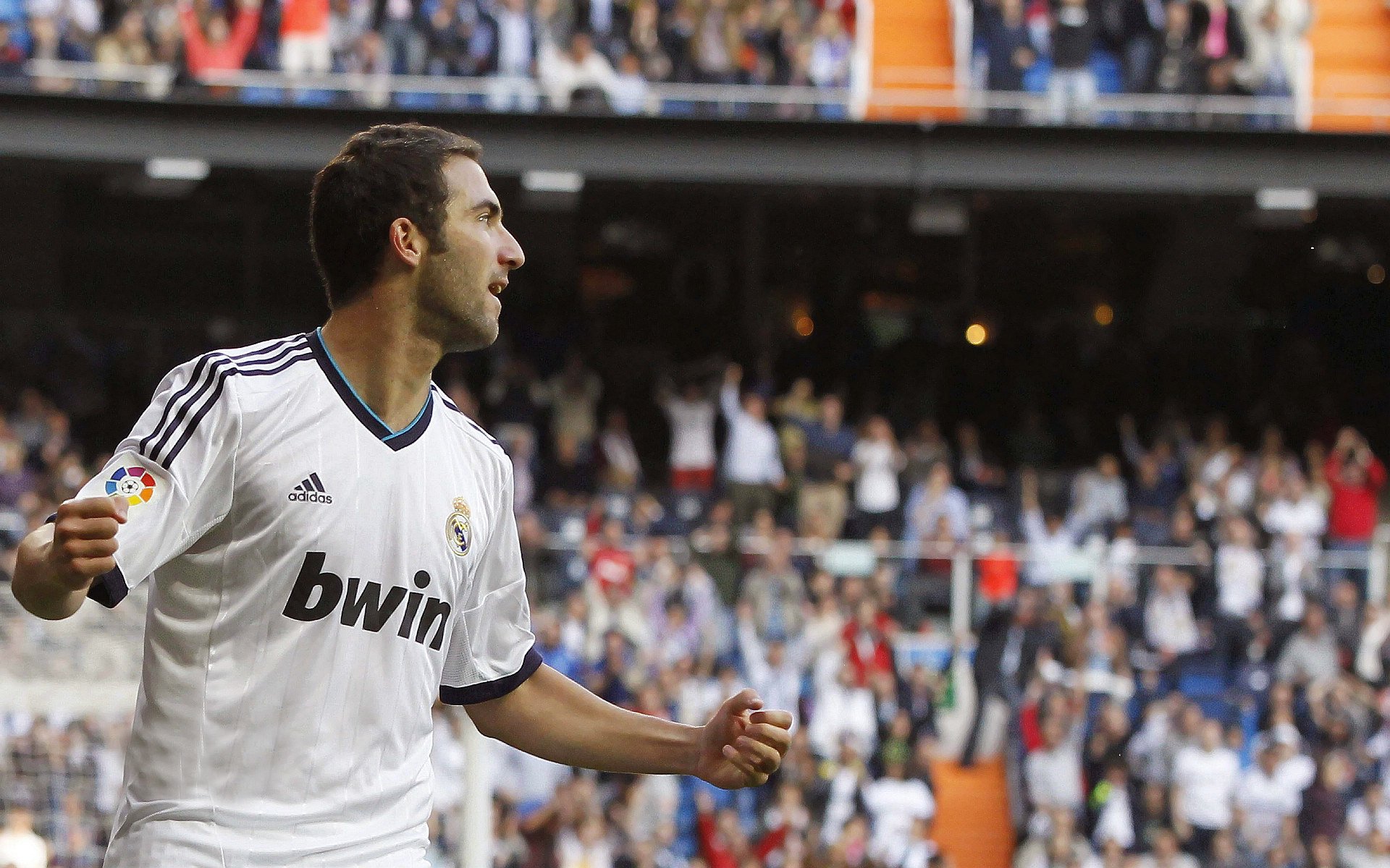 Uzi连续七场比赛得分超过夺冠,RNG不断突破!引发球迷热议