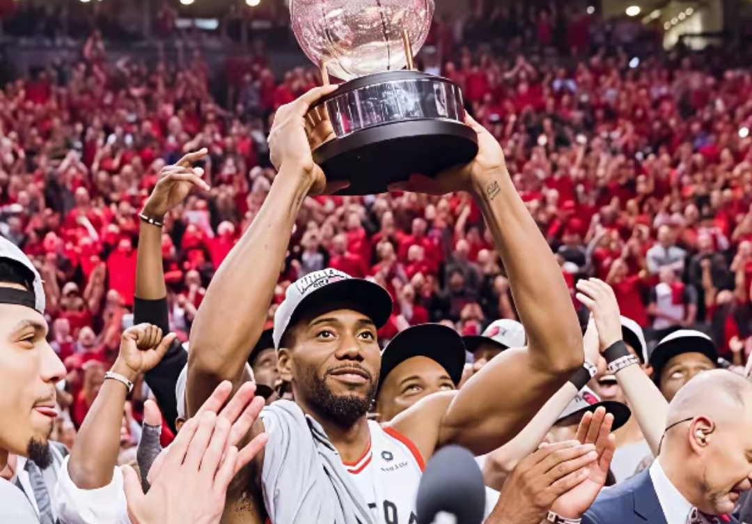 西亚卡姆迎来十赛季高光表现，西班牙队球迷沸腾！的简单介绍