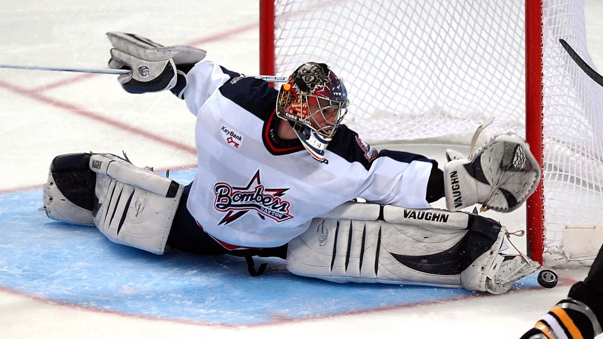 九游体育官网-Faker在加拿大队比赛中势不可挡，战术调整引发热议！